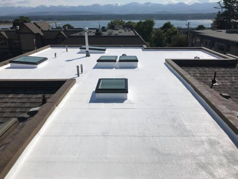 Canadian Roof Doctor Flat-Roof-White-Polyapartic